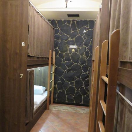 Hostel Jan In The Very Center エレバン エクステリア 写真